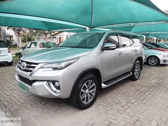 TOYOTA HILUX SW4 2.8 SRX 4X4 7 LUGARES 16V TURBO INTERCOOLER DIESEL 4P AUTOMÁTICO